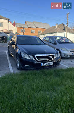 Седан Mercedes-Benz E-Class 2010 в Ужгороді