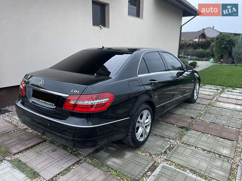 Седан Mercedes-Benz E-Class 2010 в Ужгороді