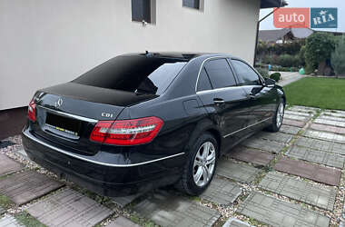 Седан Mercedes-Benz E-Class 2010 в Ужгороді