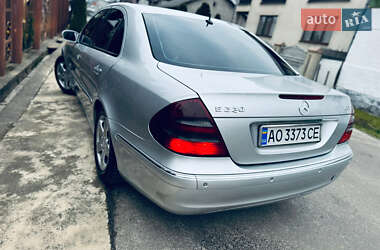 Седан Mercedes-Benz E-Class 2004 в Нижній Апші