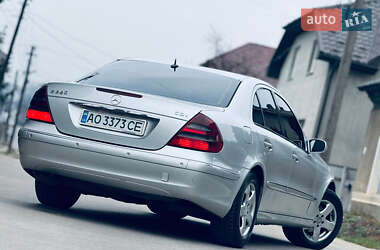 Седан Mercedes-Benz E-Class 2004 в Нижній Апші