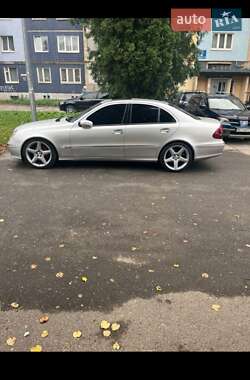 Седан Mercedes-Benz E-Class 2003 в Львове