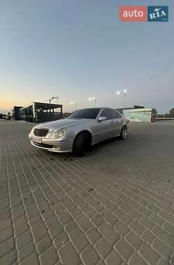 Седан Mercedes-Benz E-Class 2003 в Львове