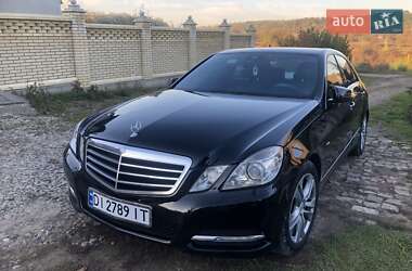 Седан Mercedes-Benz E-Class 2011 в Чернівцях