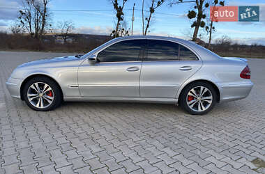 Седан Mercedes-Benz E-Class 2002 в Черновцах