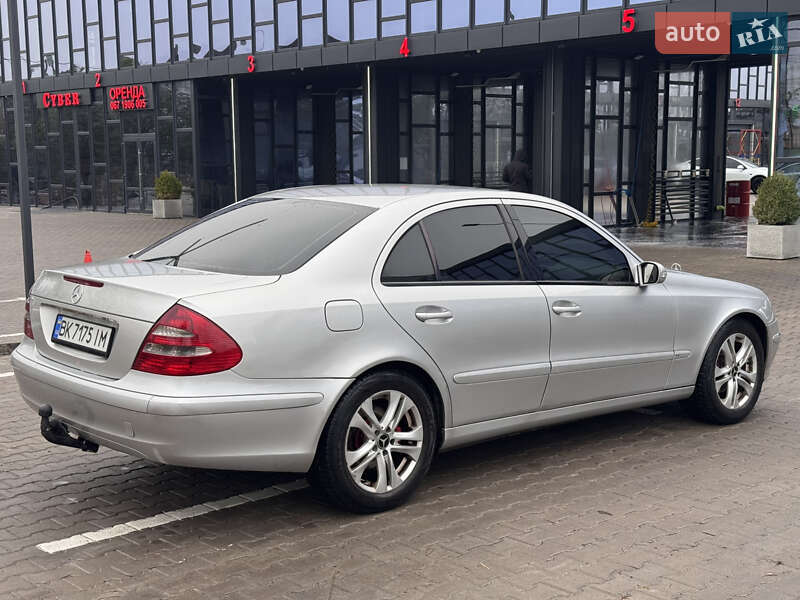 Седан Mercedes-Benz E-Class 2003 в Ровно