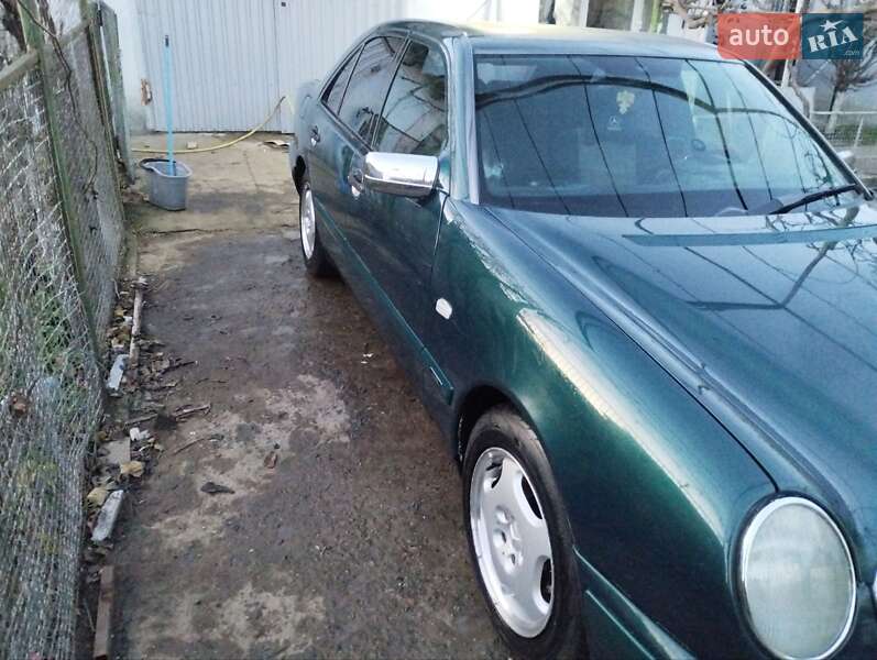 Седан Mercedes-Benz E-Class 1996 в Болграде