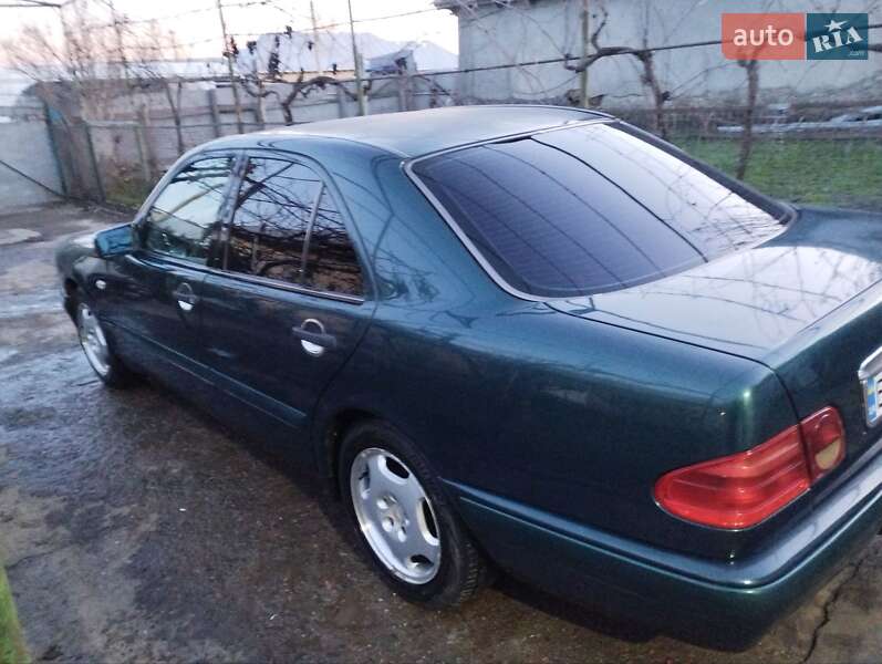 Седан Mercedes-Benz E-Class 1996 в Болграде
