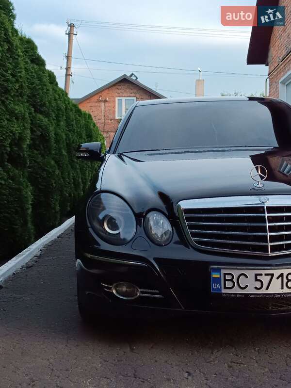 Седан Mercedes-Benz E-Class 2007 в Сокале