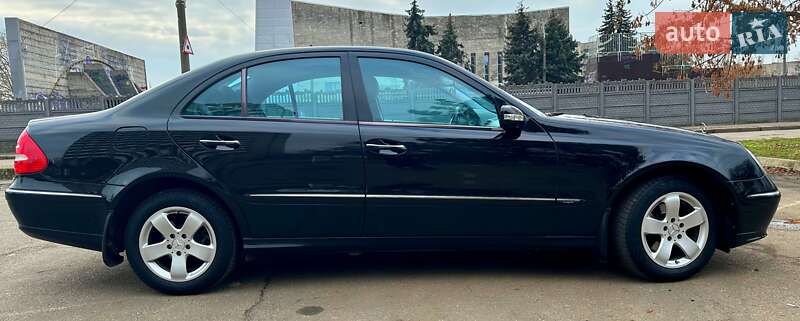 Седан Mercedes-Benz E-Class 2005 в Николаеве