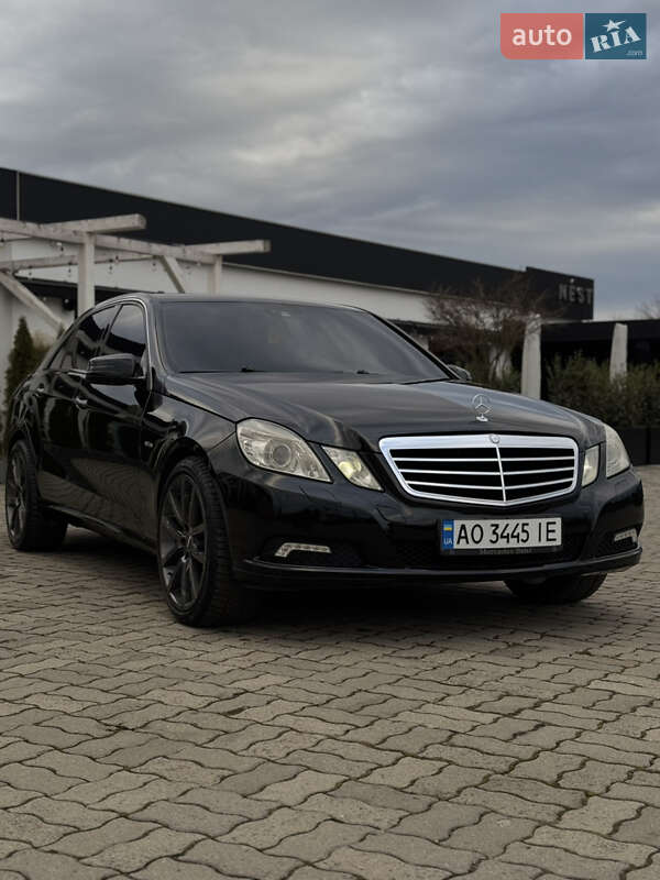 Седан Mercedes-Benz E-Class 2009 в Иршаве