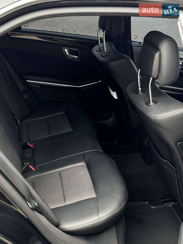 Седан Mercedes-Benz E-Class 2009 в Иршаве