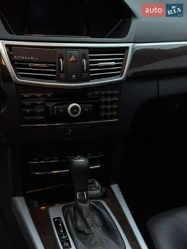 Седан Mercedes-Benz E-Class 2009 в Иршаве