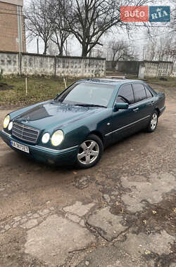 Седан Mercedes-Benz E-Class 1998 в Малой Виске