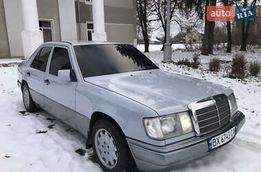 Седан Mercedes-Benz E-Class 1992 в Волочиську