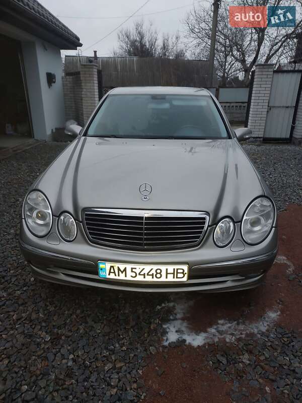 Седан Mercedes-Benz E-Class 2005 в Житомире