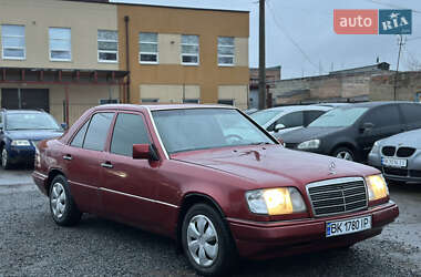 Седан Mercedes-Benz E-Class 1994 в Рівному