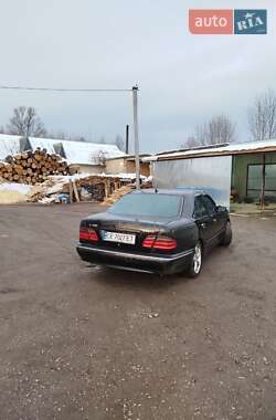 Седан Mercedes-Benz E-Class 2000 в Вижниці