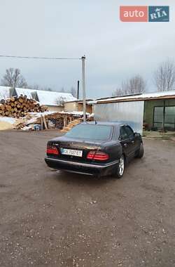 Седан Mercedes-Benz E-Class 2000 в Вижниці