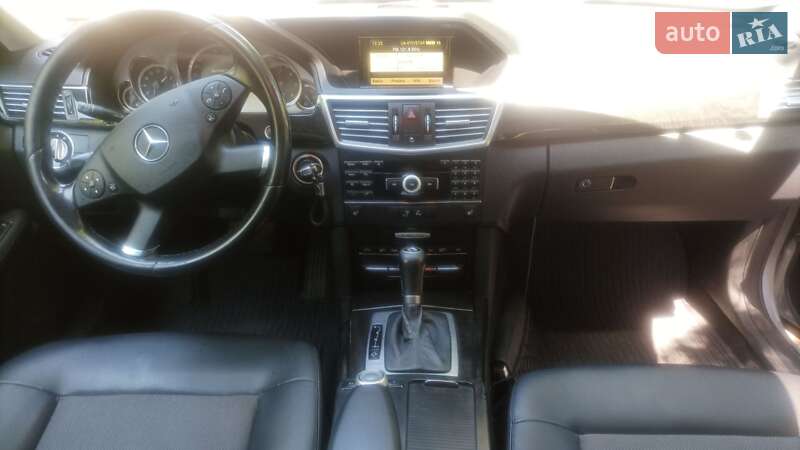 Седан Mercedes-Benz E-Class 2010 в Одесі