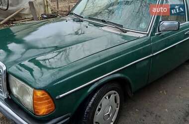 Седан Mercedes-Benz E-Class 1981 в Запоріжжі