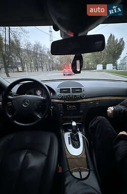 Седан Mercedes-Benz E-Class 2004 в 