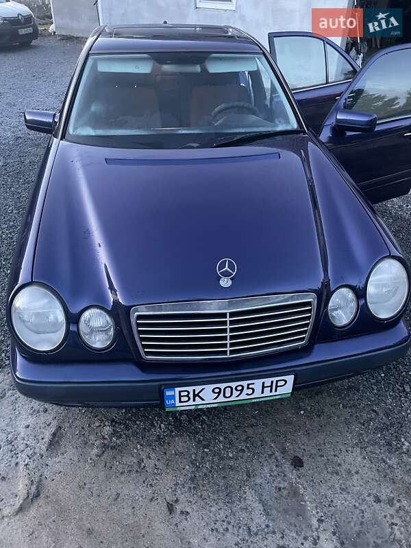 Седан Mercedes-Benz E-Class 1998 в Ровно