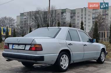 Седан Mercedes-Benz E-Class 1985 в Дрогобичі