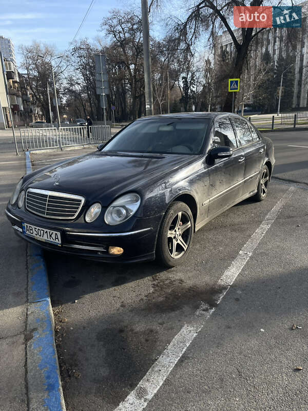 Седан Mercedes-Benz E-Class 2003 в Днепре