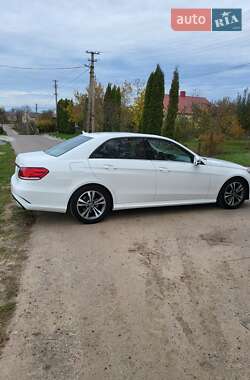 Седан Mercedes-Benz E-Class 2015 в 