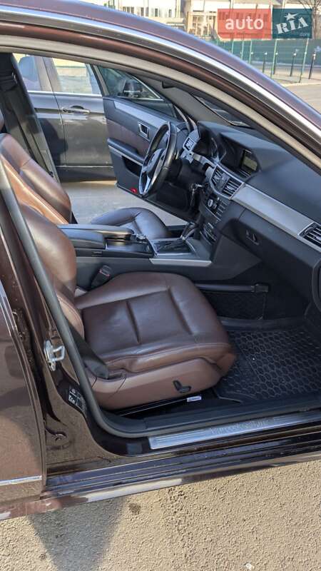 Седан Mercedes-Benz E-Class 2009 в Ивано-Франковске