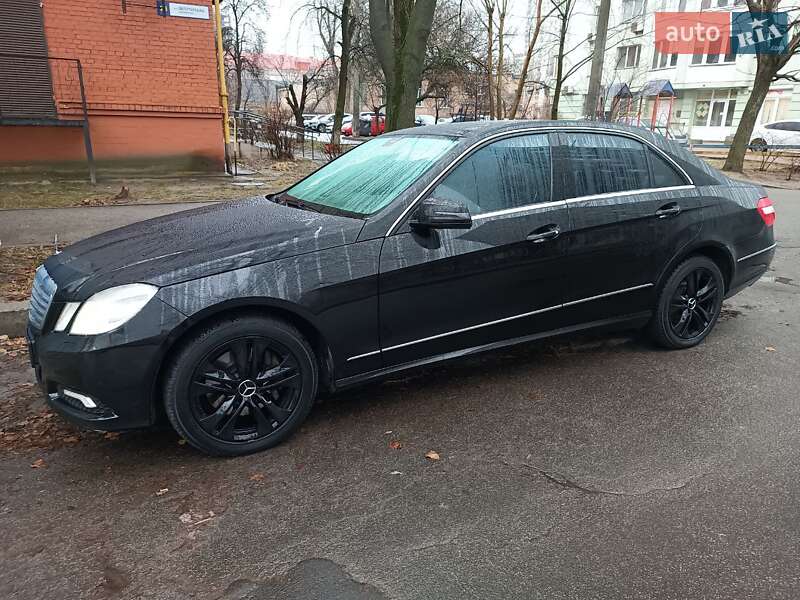Седан Mercedes-Benz E-Class 2009 в Киеве