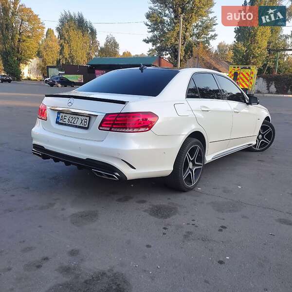Mercedes-Benz E-Class 2012