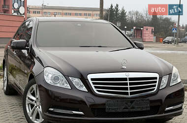 Седан Mercedes-Benz E-Class 2010 в Львові