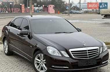 Седан Mercedes-Benz E-Class 2010 в Львові