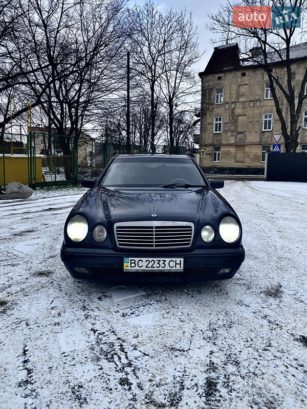 Седан Mercedes-Benz E-Class 1996 в Львове