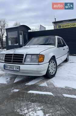 Седан Mercedes-Benz E-Class 1988 в Бережанах