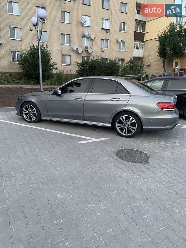 Седан Mercedes-Benz E-Class 2014 в Могилів-Подільському
