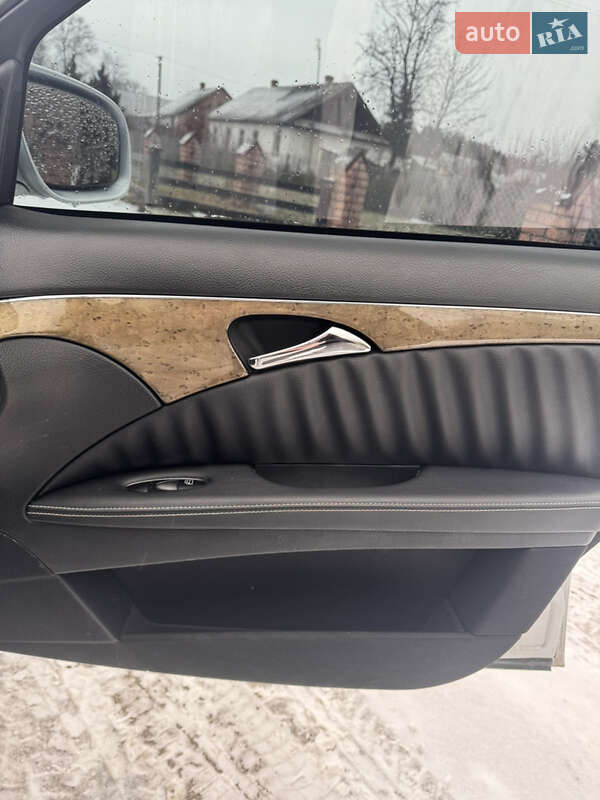 Седан Mercedes-Benz E-Class 2007 в Сарнах