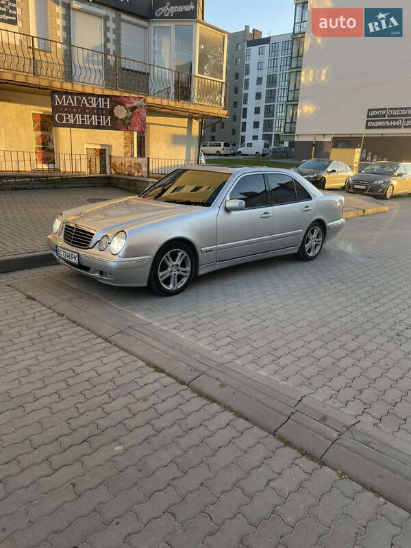 Седан Mercedes-Benz E-Class 2001 в Сокалі