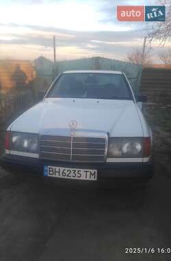 Седан Mercedes-Benz E-Class 1986 в 