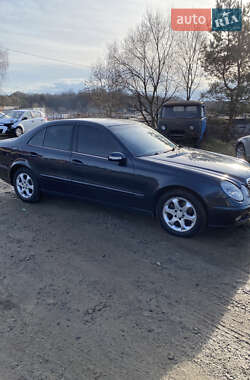 Седан Mercedes-Benz E-Class 2003 в Новояворівську