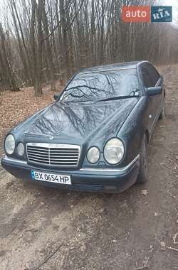 Седан Mercedes-Benz E-Class 1998 в Ярмолинцях