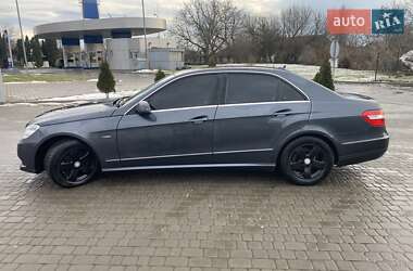 Седан Mercedes-Benz E-Class 2010 в Староконстантинове