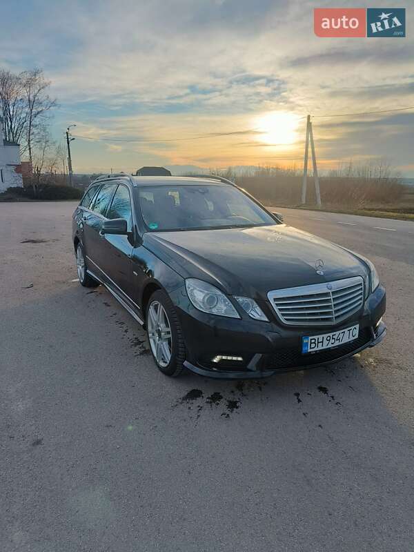 Універсал Mercedes-Benz E-Class 2010 в 