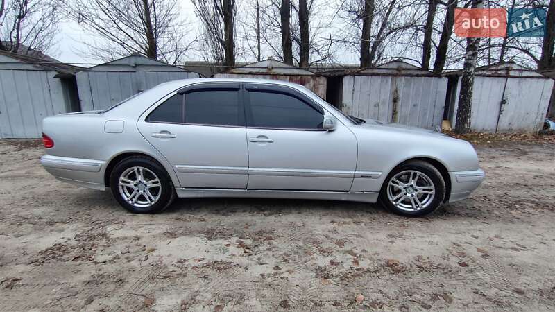 Седан Mercedes-Benz E-Class 2000 в Черкассах