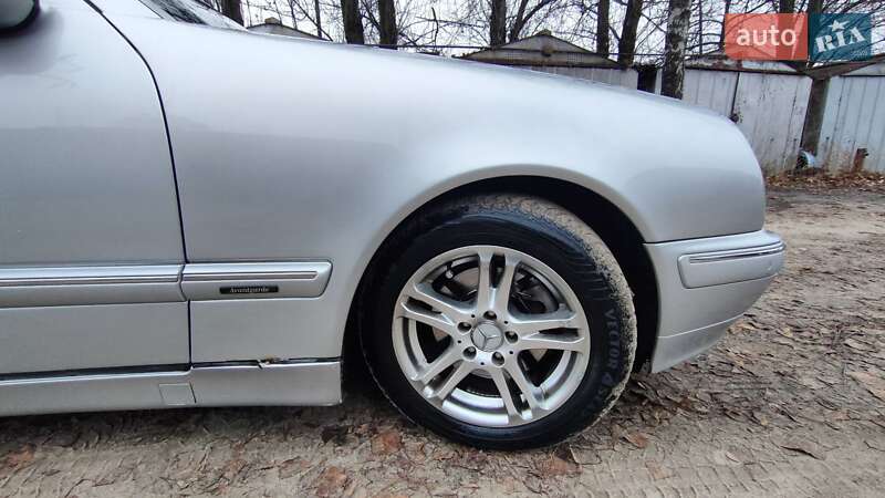 Седан Mercedes-Benz E-Class 2000 в Черкассах