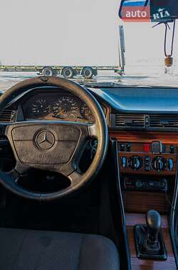 Седан Mercedes-Benz E-Class 1995 в Радивилове