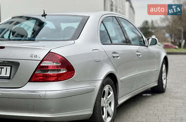 Седан Mercedes-Benz E-Class 2004 в Новояворовске