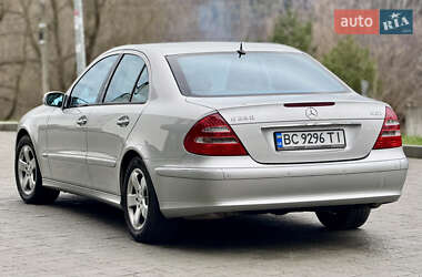 Седан Mercedes-Benz E-Class 2004 в Новояворовске